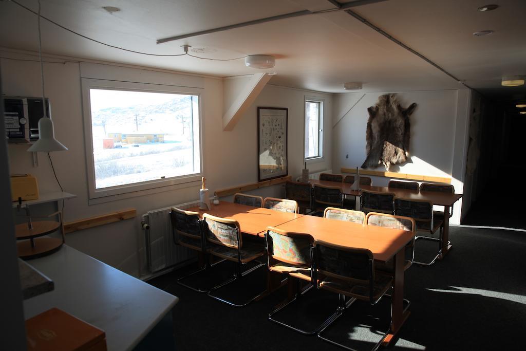 Old Camp Vandrarhem Kangerlussuaq Exteriör bild
